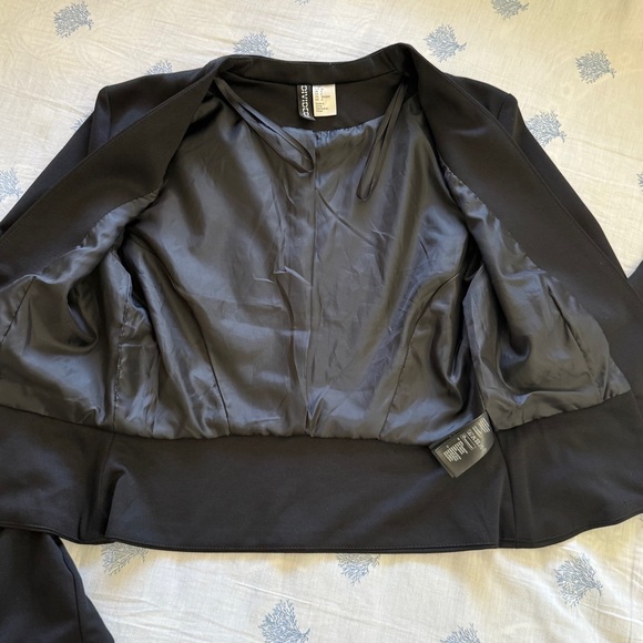 H&M women’s Black Blazer Size 6 - Picture 7 of 8
